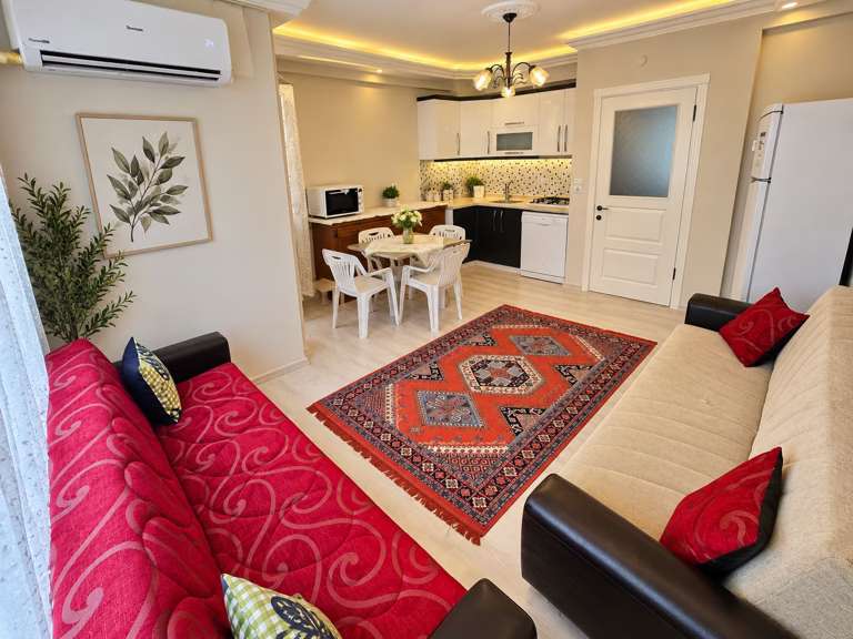 Akçay'da Satılık 2+1 ve Daire Balkonlu Doğalgazlı