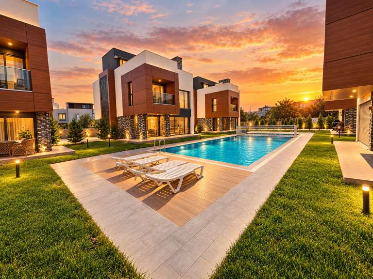 Güre'de Satılık 4+1 ve Tripleks Villa Isı Pompalı Sıfır